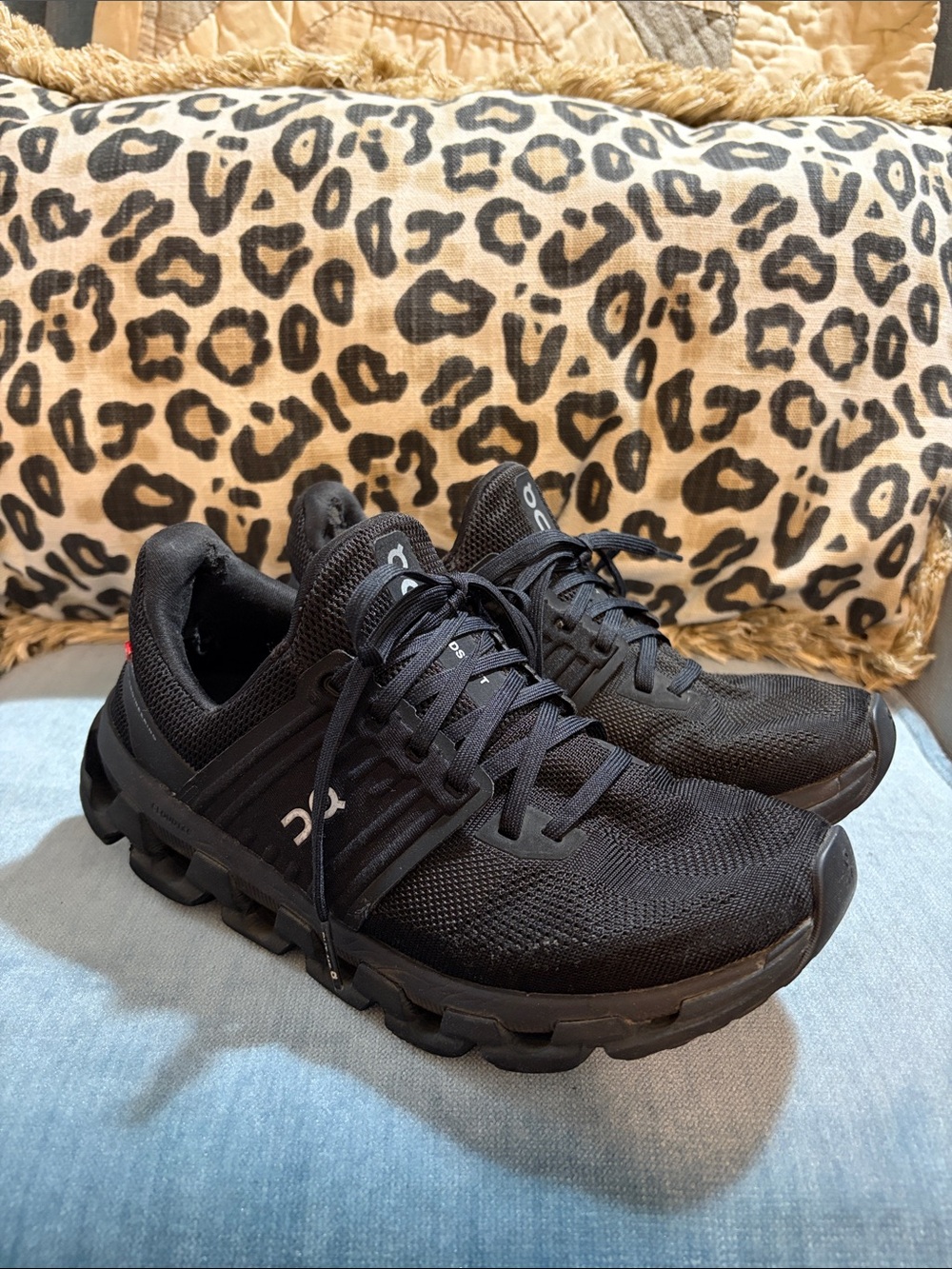 On Running Cloudswift Black Women’s Athletic Running Sneakers